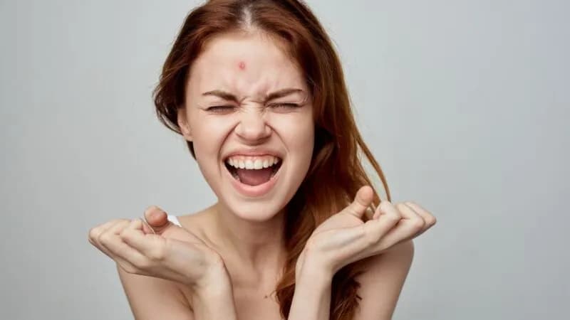 Skuteczne sposoby na pryszcze – co naprawdę pomaga w walce z trądzikiem