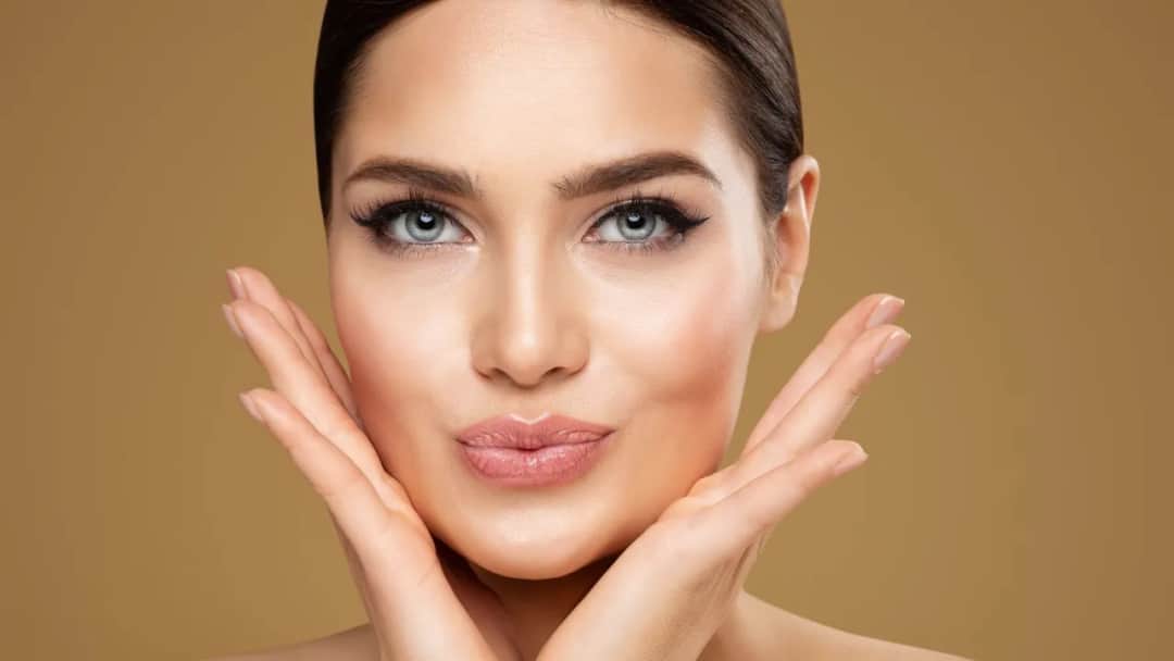 Czym się powiększa usta? Poznaj najbezpieczniejsze metody i efekty