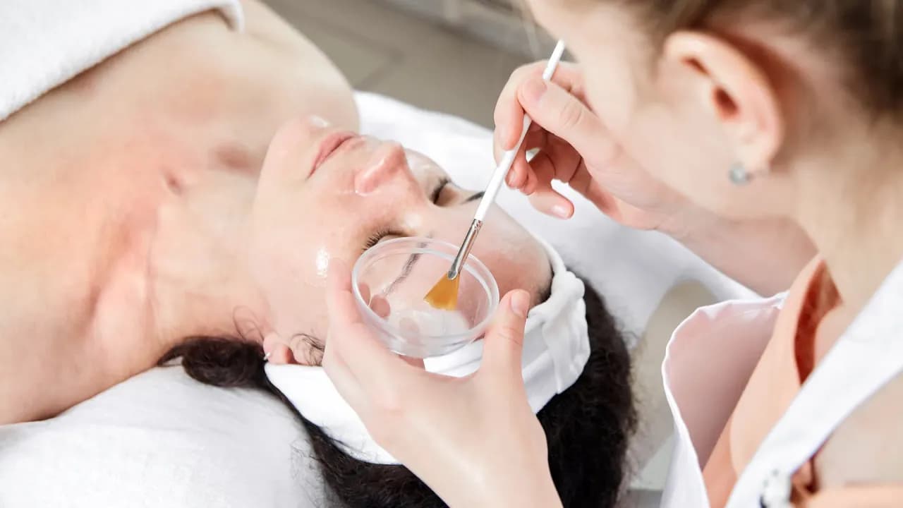 Kwas fitowy dla jakiej cery? Odkryj, jak działa na Twoją skórę